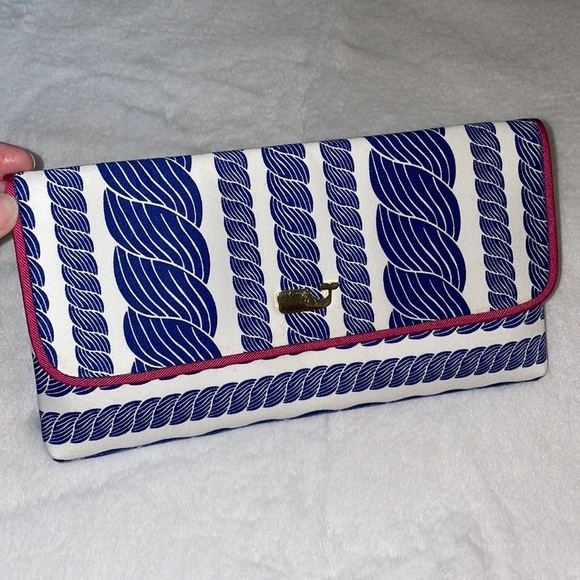 🆕 NWT Vineyard Vines Rope Style Clutch in Ocean Reef Blue and Hot Pink Interior - Picture 5 of 7